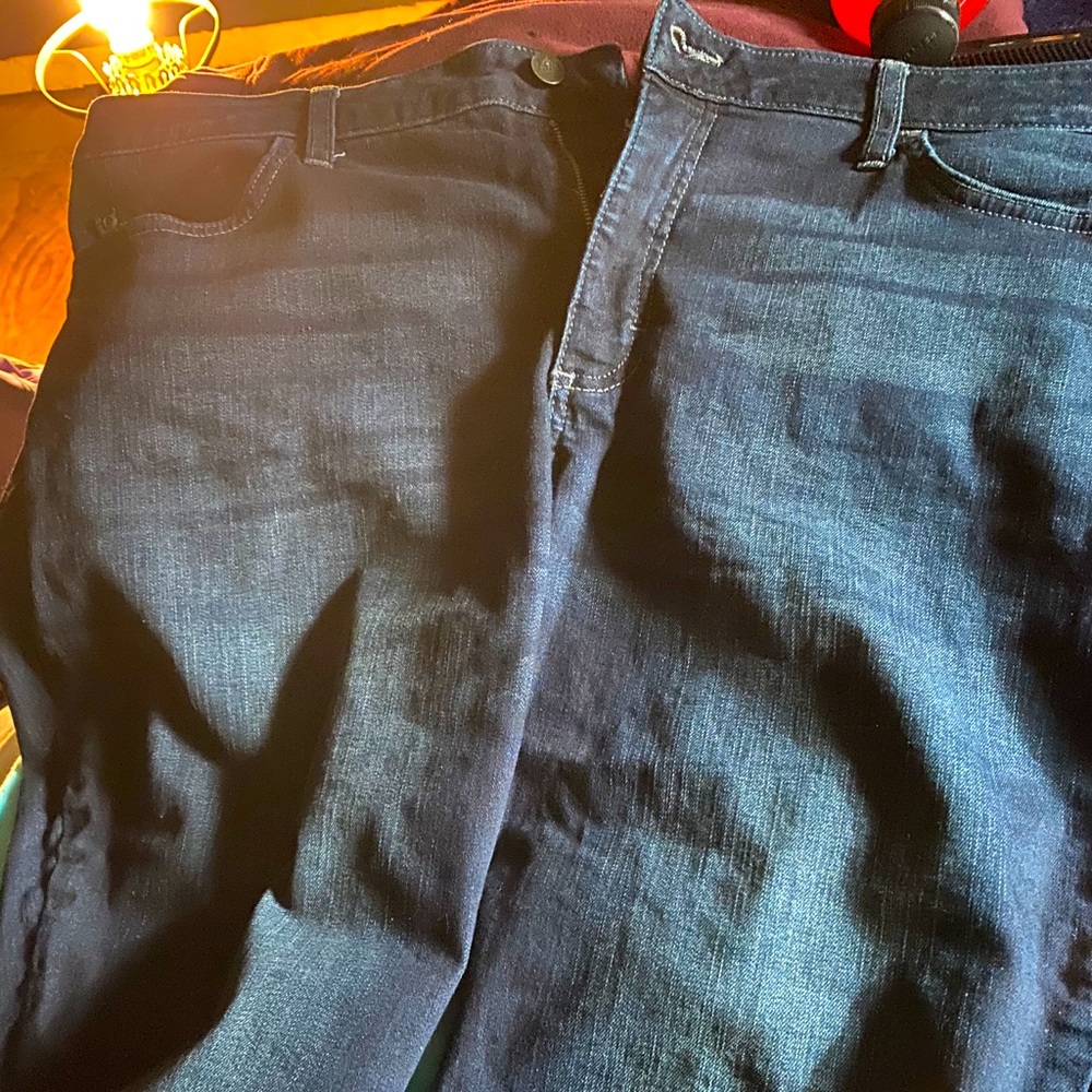 Blue jeans never worn in perfect condition